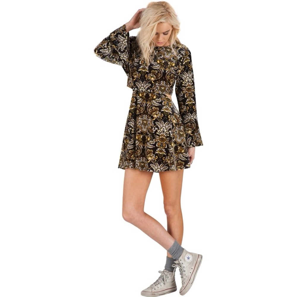 VOLCOM CHILLED OUT DRESS . - Picture 4 of 10